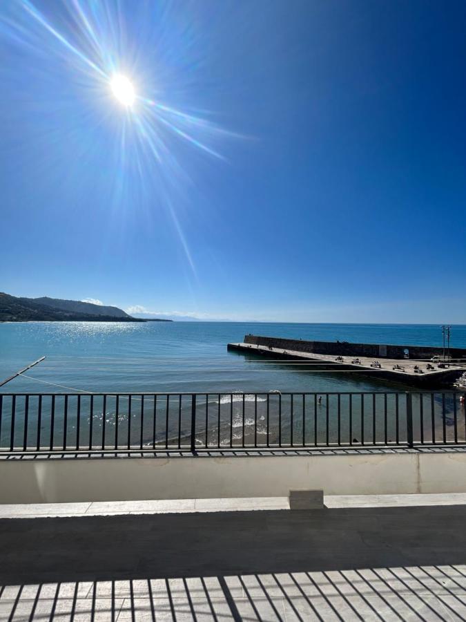 Casa Marina, La Terrazza Sul Mare Bed and Breakfast Cefalù Exteriör bild